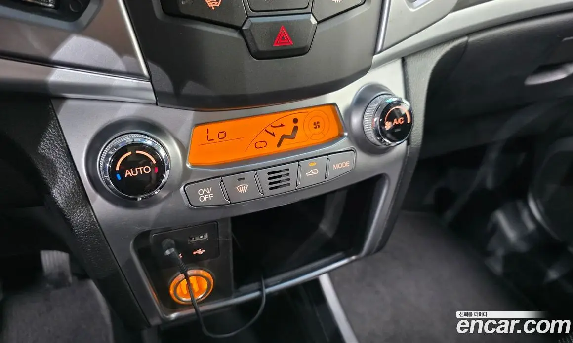 SsangYong Korando 2014 2.0 автомат (гидро), фото 22
