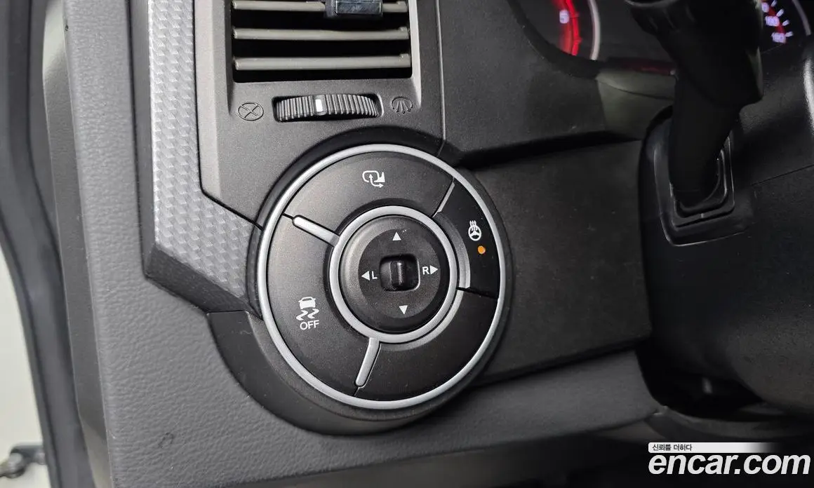 SsangYong Korando 2015 2.0 автомат (гидро), фото 18