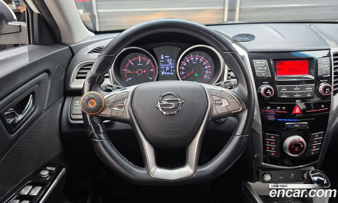SsangYong TIBOLI 2015 1.6 автомат (гидро), фото 13