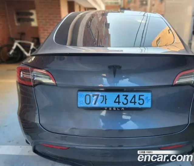Tesla Model Y 2021 автомат (гидро), миниатюра 4