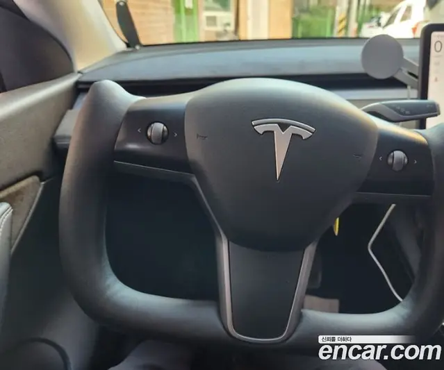 Tesla Model Y 2021 автомат (гидро), миниатюра 9