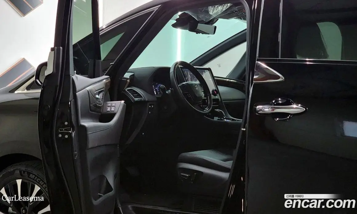 Toyota Alphard 2025 2.5 автомат (гидро), фото 10