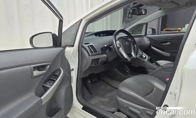 Toyota Prius 2010 1.8 автомат (гидро), миниатюра 10
