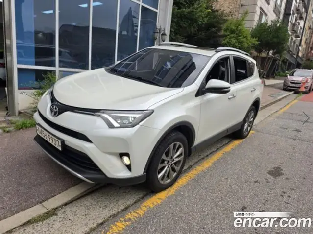 Toyota RAV4 2018 2.5 автомат (гидро), миниатюра 2