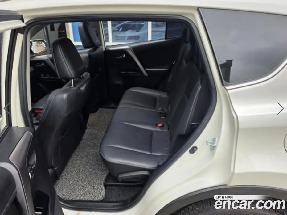 Toyota RAV4 2018 2.5 автомат (гидро), фото 14