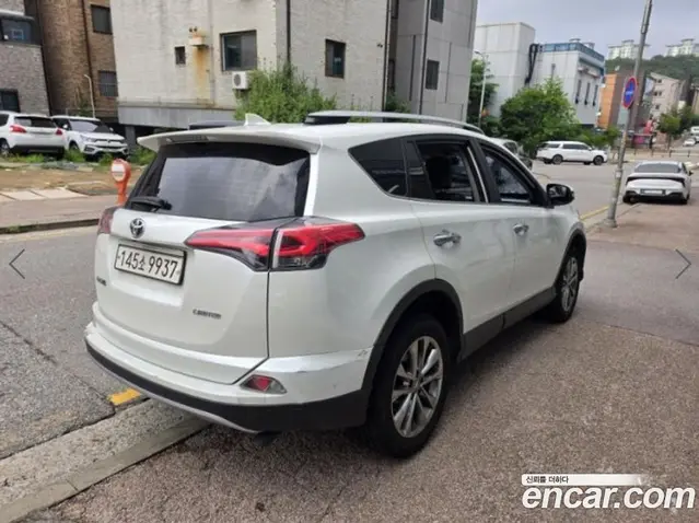 Toyota RAV4 2018 2.5 автомат (гидро), миниатюра 4