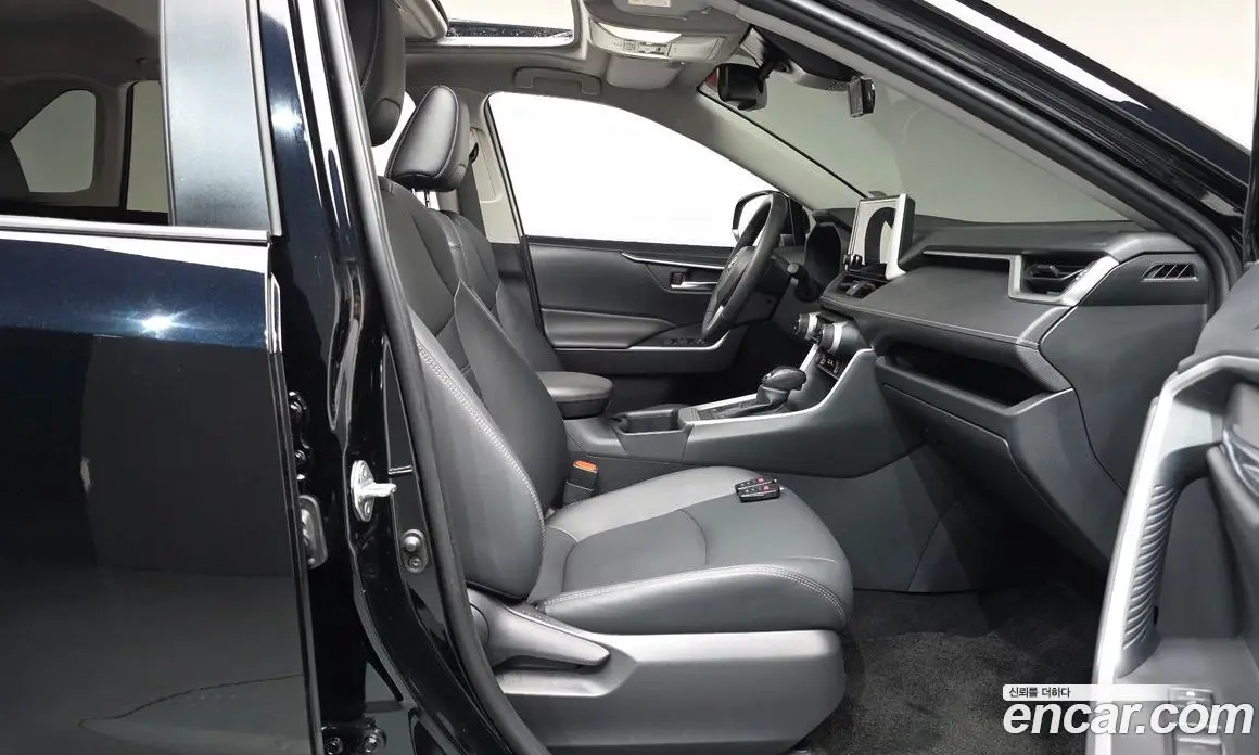 Toyota RAV4 2024 2.5 автомат (гидро), фото 15