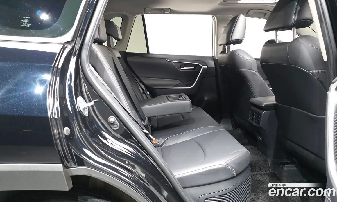 Toyota RAV4 2024 2.5 автомат (гидро), фото 16