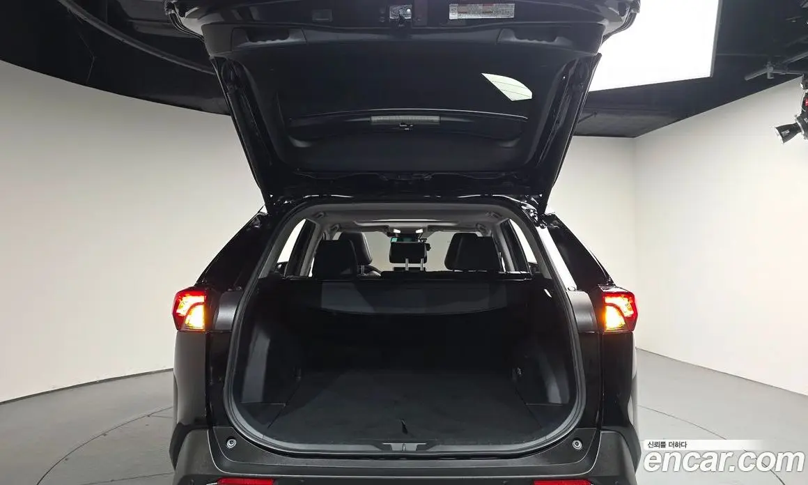 Toyota RAV4 2024 2.5 автомат (гидро), фото 25