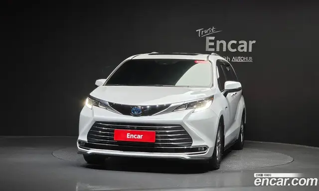 Toyota Sienna 2023 2.5 автомат (гидро), миниатюра 2