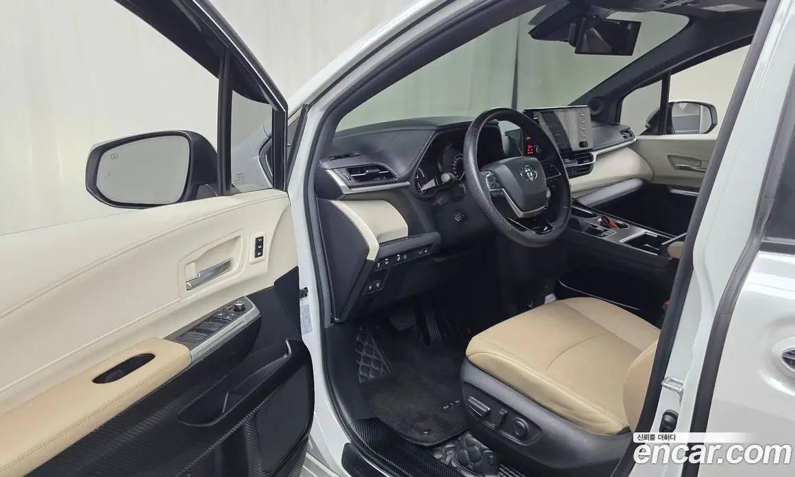 Toyota Sienna 2023 2.5 автомат (гидро), фото 12