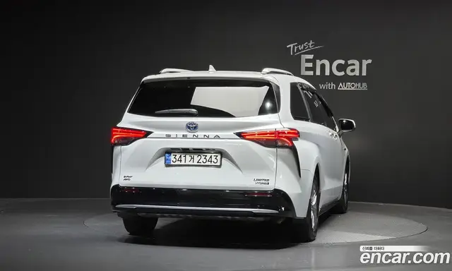 Toyota Sienna 2023 2.5 автомат (гидро), миниатюра 3