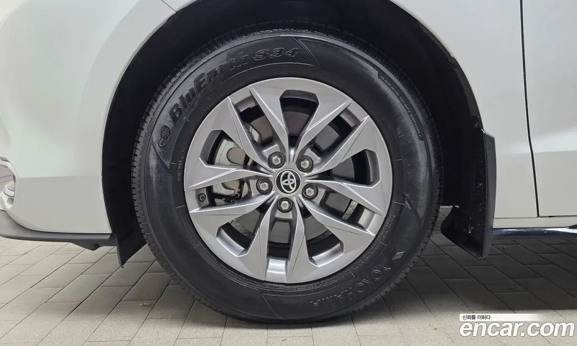 Toyota Sienna 2023 2.5 автомат (гидро), фото 4