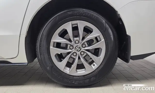 Toyota Sienna 2023 2.5 автомат (гидро), миниатюра 6