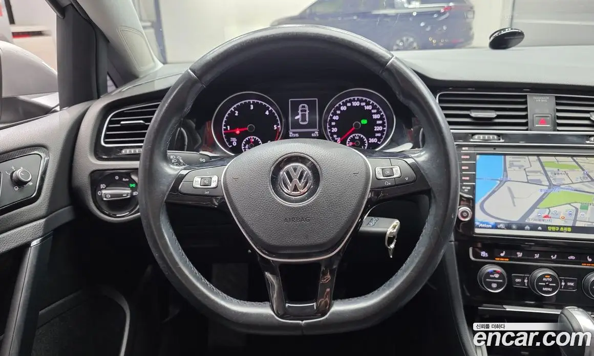 Volkswagen Golf 2015 2.0 автомат (гидро), фото 13