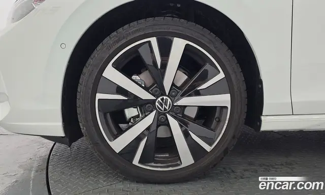 Volkswagen Golf 2025 2.0 автомат (гидро), миниатюра 5