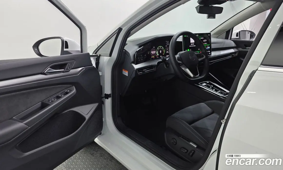 Volkswagen Golf 2025 2.0 автомат (гидро), фото 10