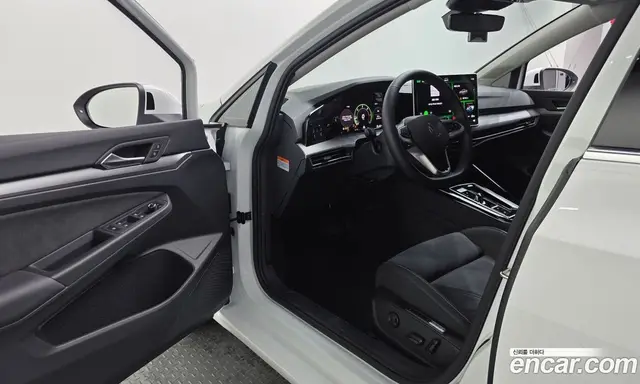 Volkswagen Golf 2025 2.0 автомат (гидро), миниатюра 10