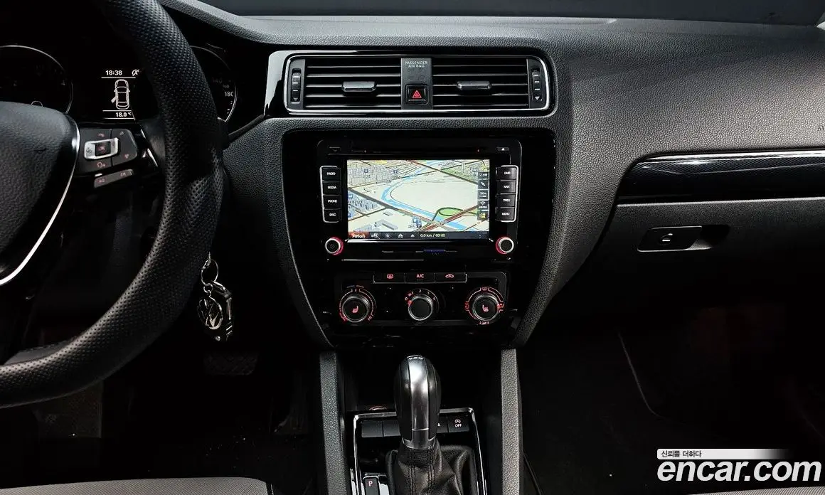 Volkswagen Jetta 2015 2.0 автомат (гидро), фото 14 Volkswagen Jetta 2015 2.0 автомат (гидро), фото 14