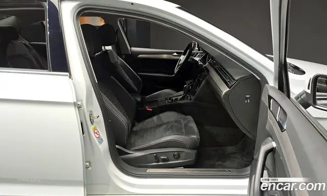 Volkswagen Passat 2021 2.0 автомат (гидро), миниатюра 11 Volkswagen Passat 2021 2.0 автомат (гидро), миниатюра 11