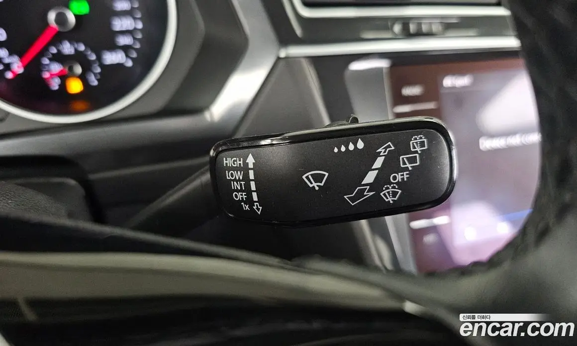 Volkswagen Tiguan 2018 2.0 автомат (гидро), фото 24