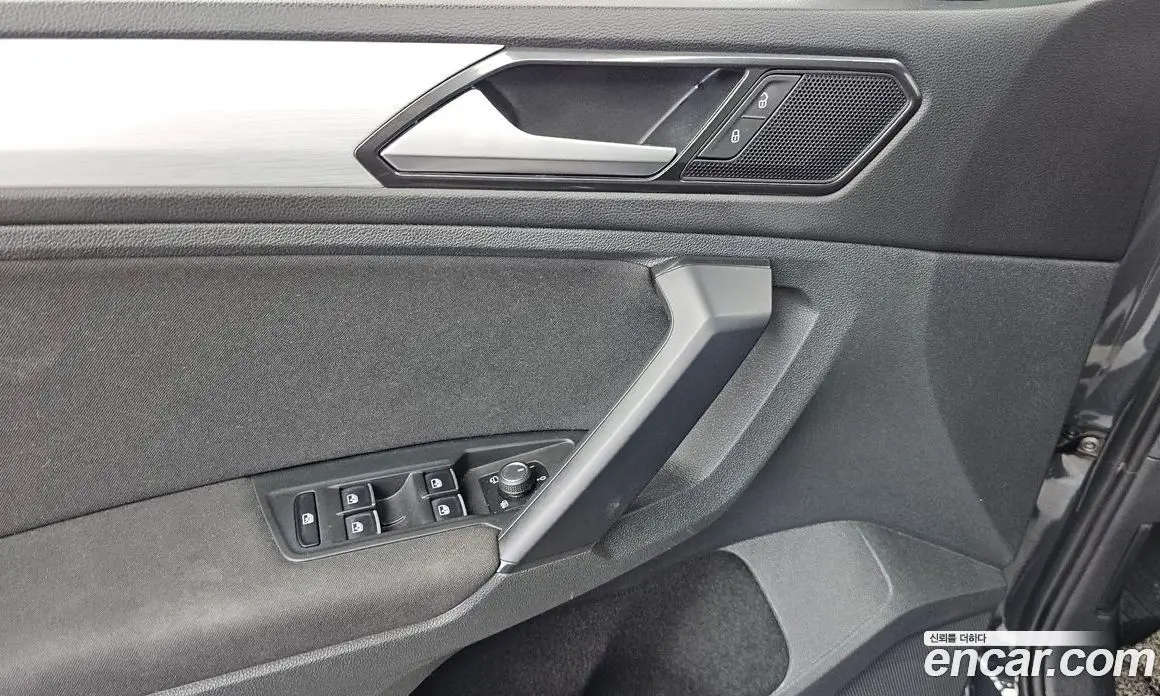 Volkswagen Tiguan 2018 2.0 автомат (гидро), фото 27