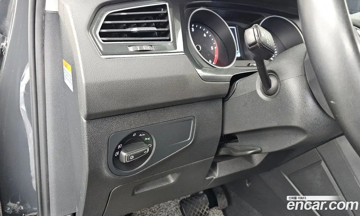 Volkswagen Tiguan 2018 2.0 автомат (гидро), фото 31