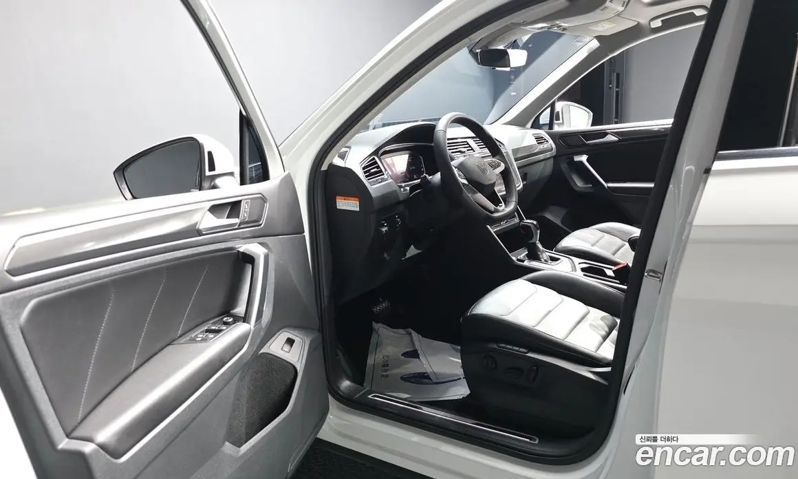 Volkswagen Tiguan 2021 2.0 автомат (гидро), фото 12