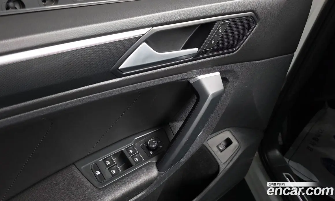 Volkswagen Tiguan 2021 2.0 автомат (гидро), фото 13