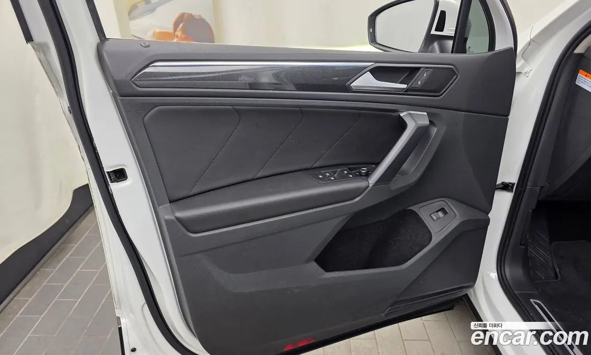 Volkswagen Tiguan 2021 2.0 автомат (гидро), фото 14