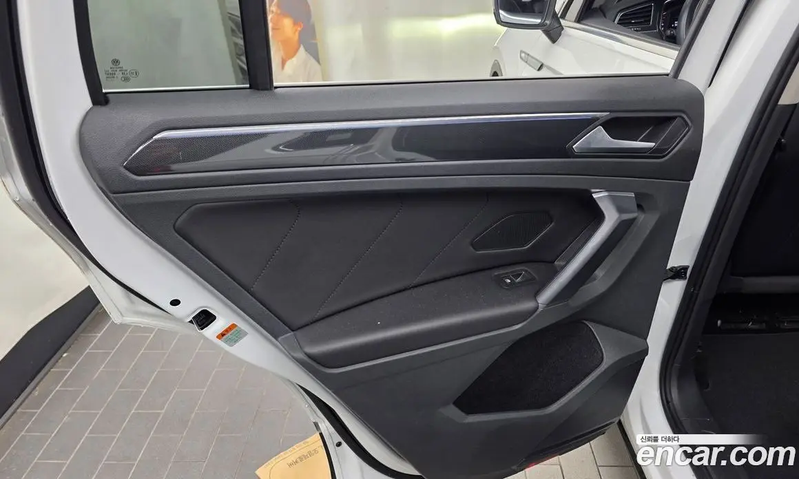 Volkswagen Tiguan 2021 2.0 автомат (гидро), фото 15
