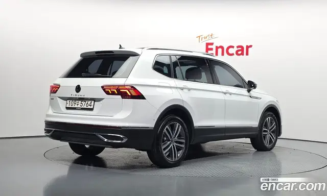 Volkswagen Tiguan 2023 2.0 автомат (гидро), миниатюра 2