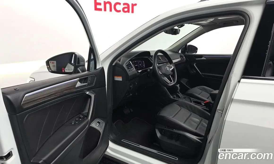 Volkswagen Tiguan 2023 2.0 автомат (гидро), фото 13