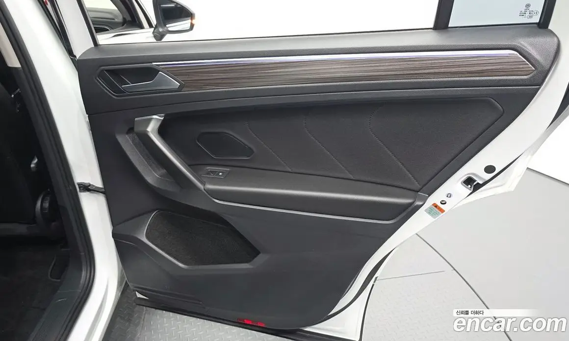 Volkswagen Tiguan 2023 2.0 автомат (гидро), фото 15
