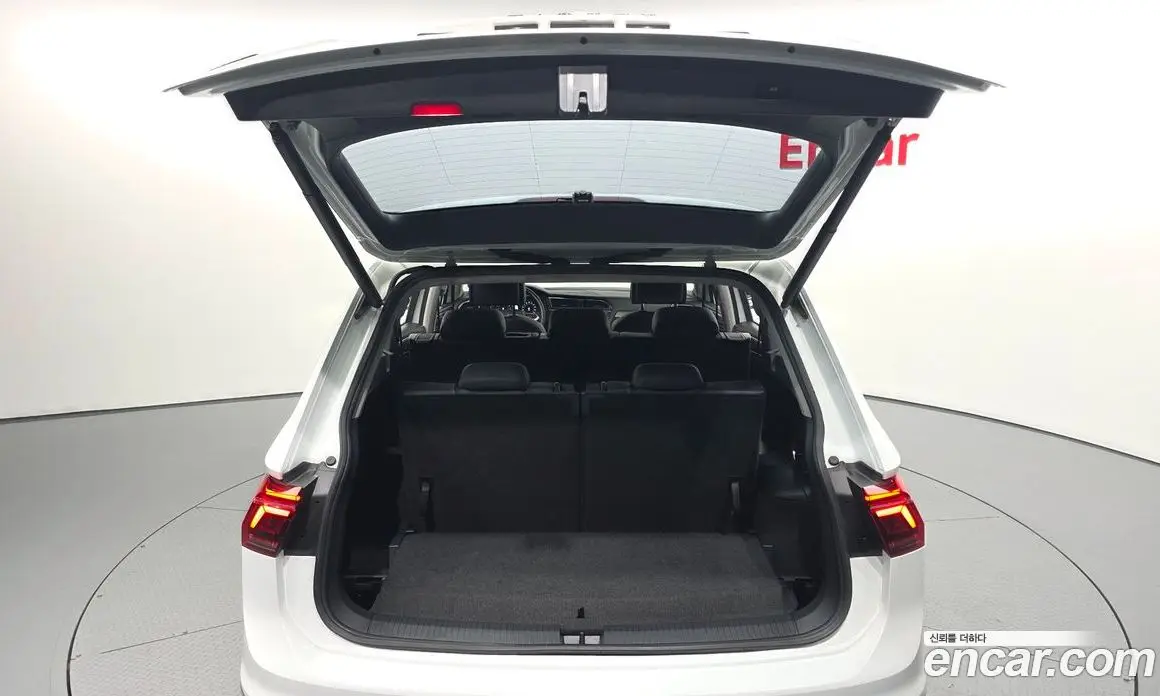 Volkswagen Tiguan 2023 2.0 автомат (гидро), фото 26