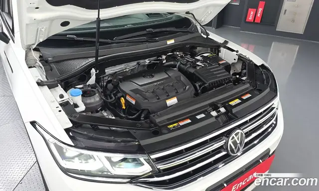 Volkswagen Tiguan 2023 2.0 автомат (гидро), миниатюра 6