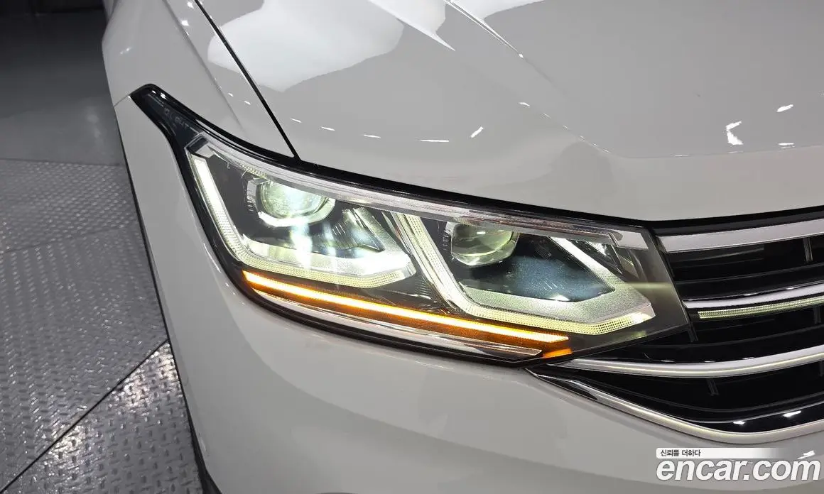 Volkswagen Tiguan 2023 2.0 автомат (гидро), фото 8