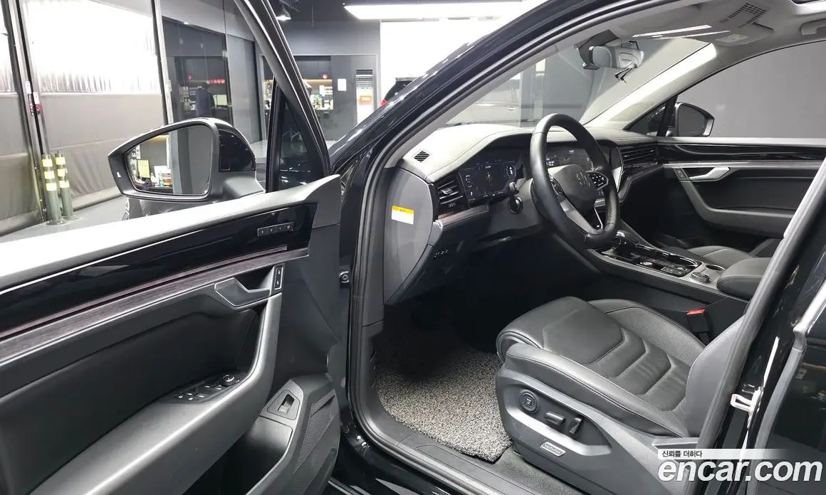 Volkswagen Touareg 2023 3.0 автомат (гидро), фото 13