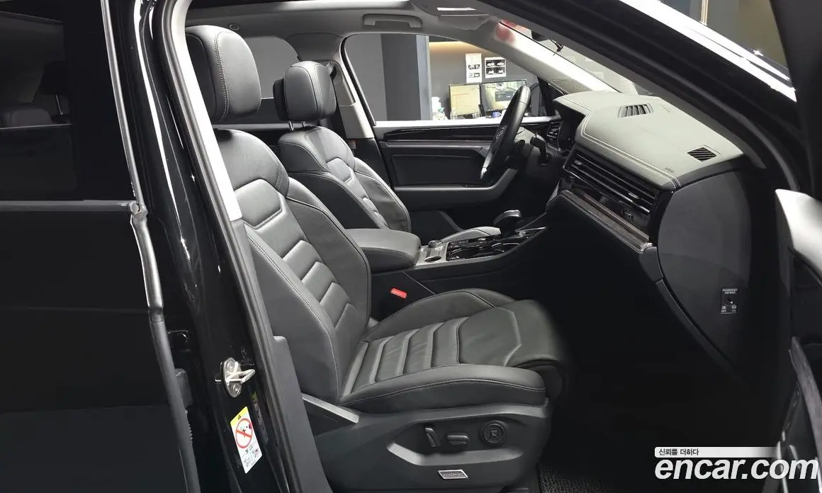 Volkswagen Touareg 2023 3.0 автомат (гидро), фото 17