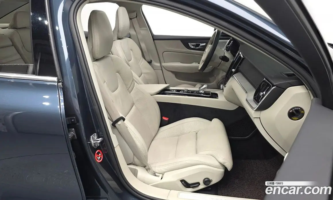 Volvo S60 2020 2.0 автомат (гидро), фото 15
