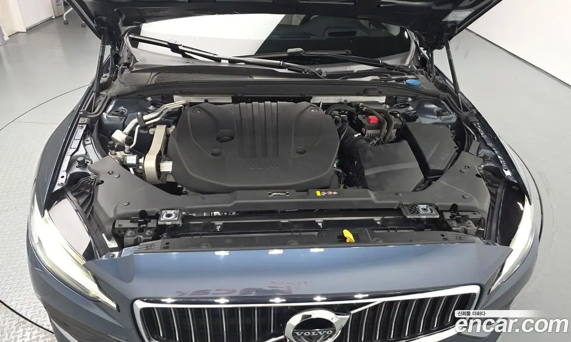 Volvo S60 2020 2.0 автомат (гидро), фото 5