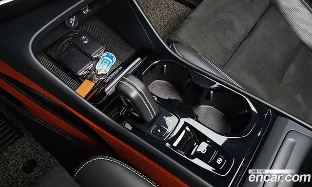 Volvo XC40 2018 2.0 автомат (гидро), миниатюра 11