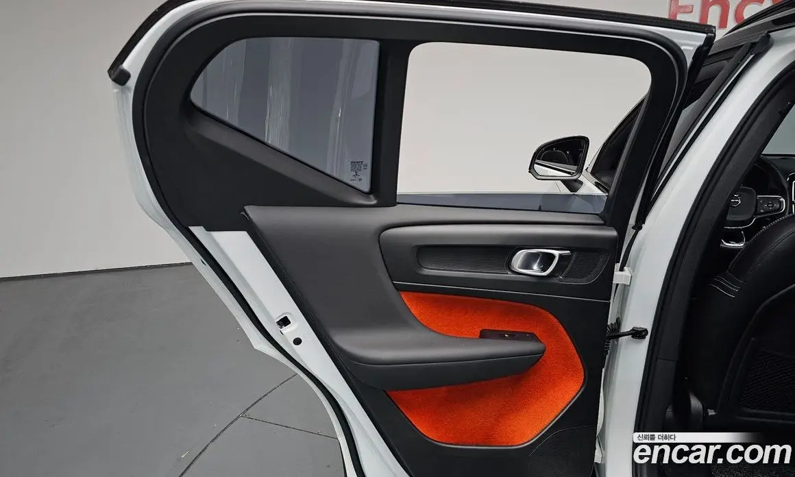 Volvo XC40 2018 2.0 автомат (гидро), фото 14