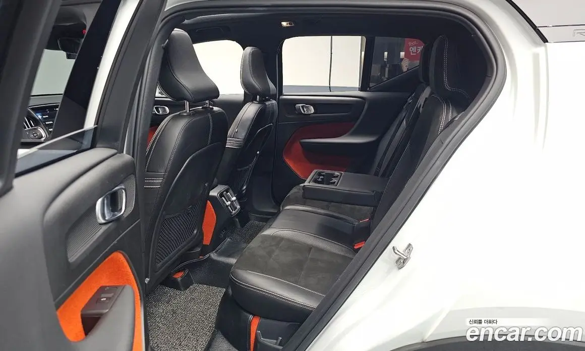 Volvo XC40 2018 2.0 автомат (гидро), фото 17