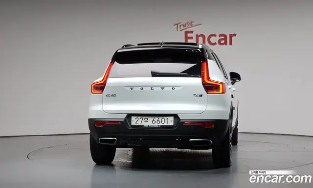 Volvo XC40 2018 2.0 автомат (гидро), миниатюра 3