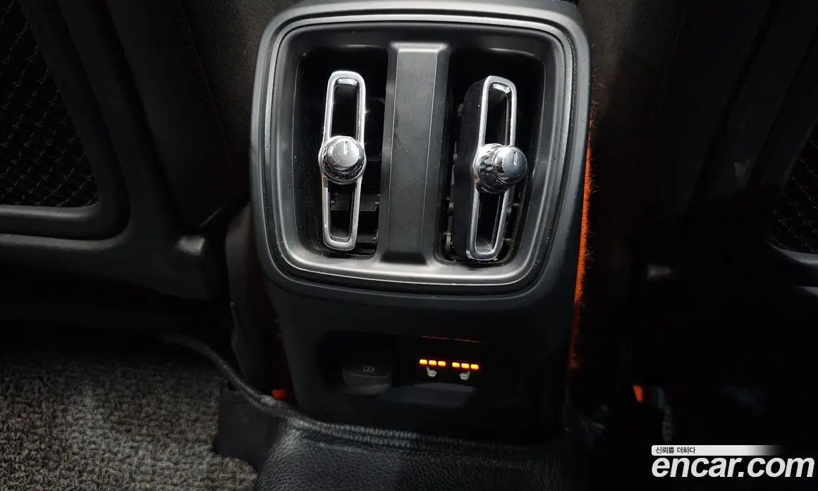 Volvo XC40 2018 2.0 автомат (гидро), фото 24