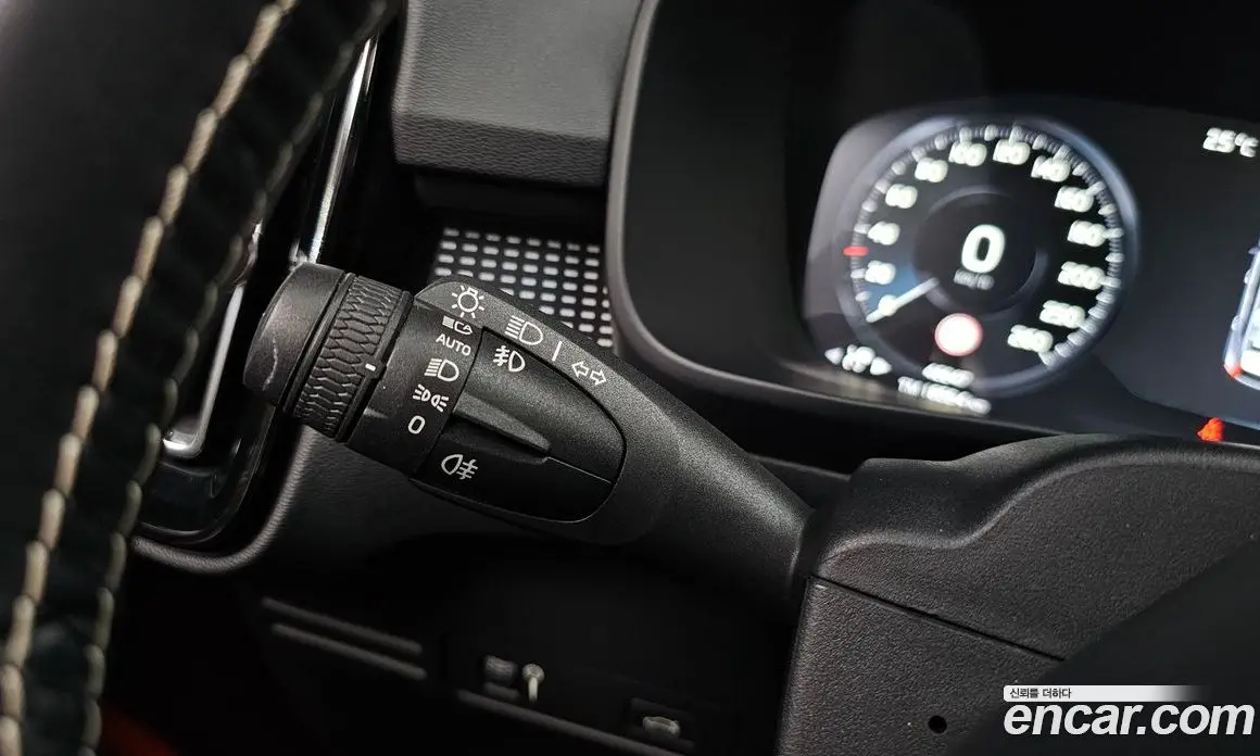 Volvo XC40 2018 2.0 автомат (гидро), фото 28