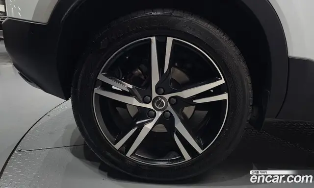 Volvo XC40 2018 2.0 автомат (гидро), миниатюра 6