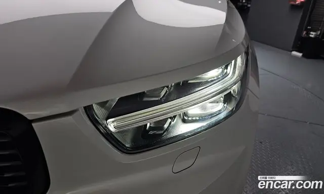 Volvo XC40 2018 2.0 автомат (гидро), миниатюра 7