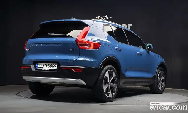 Volvo XC40 2025 2.0 автомат (гидро), миниатюра 2